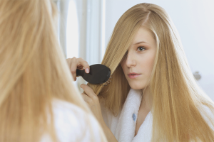 Come prendersi cura delle estensioni dei capelli