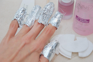 Comment enlever les ongles allongés à la maison