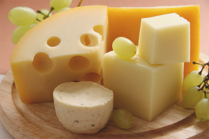 How to store cheese in the refrigerator so that it does not mold