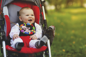 Come insegnare a un bambino un passeggino