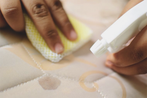 How to remove blood stains from a mattress