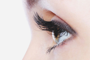 How to restore eyelashes after building