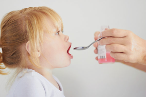 Com donar medicina al vostre fill