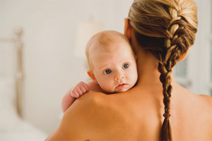 Come ripristinare i capelli dopo il parto