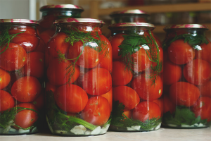 How to preserve tomatoes for the winter