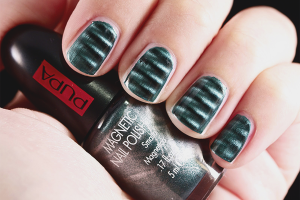 How to use magnetic nail polish