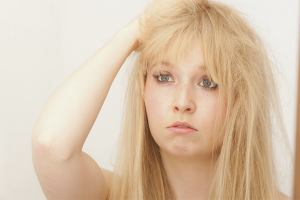 Cosa fare se i capelli sono spaccati su tutta la lunghezza