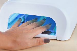 How to choose a lamp for drying gel polish
