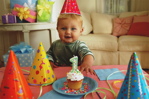Bir çocuğun doğum günü 1 yıl nasıl kutlanır