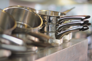 How to clean aluminum cookware