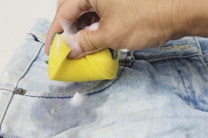 How to remove a greasy stain on jeans