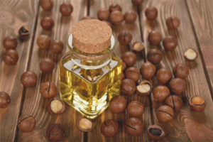 Useful properties and application of macadamia oil