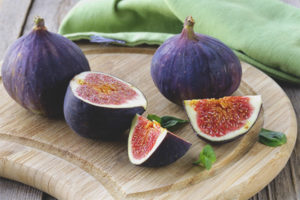 Useful properties and contraindications of figs