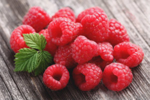 Useful properties and contraindications of raspberries