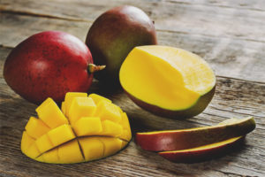 Useful properties and contraindications of mangoes