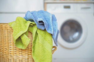 Kaip valyti nešvarius virtuvės rankšluosčius
