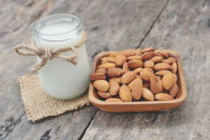 How to make almond milk