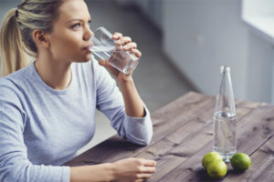 Is it possible to drink water immediately after eating