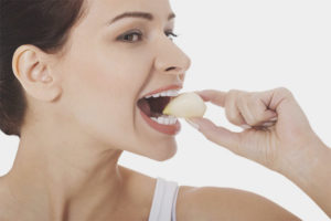 How to remove the smell of garlic from the mouth