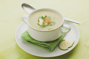 Zuppa di purea di zucchine