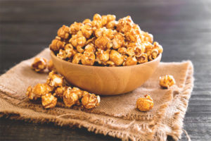 Jak vyrobit karamelový popcorn